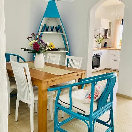 Casa Dora: Tradicional Y Al Borde Del Mar. Hébergement de vacances