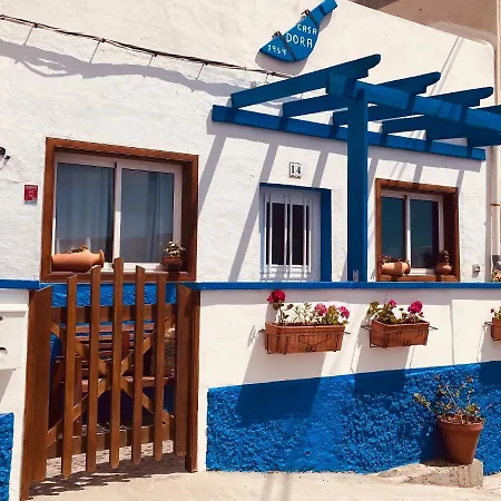 Casa Dora: Tradicional Y Al Borde Del Mar. Vakantiehuis Poris de Abona